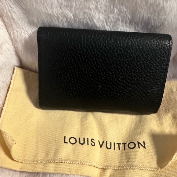 Louis Vuitton Capucines Wallet - Picture 9 of 11